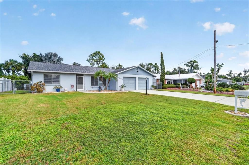5503 18TH AVENUE E, BRADENTON, FL — photo 2 of 30