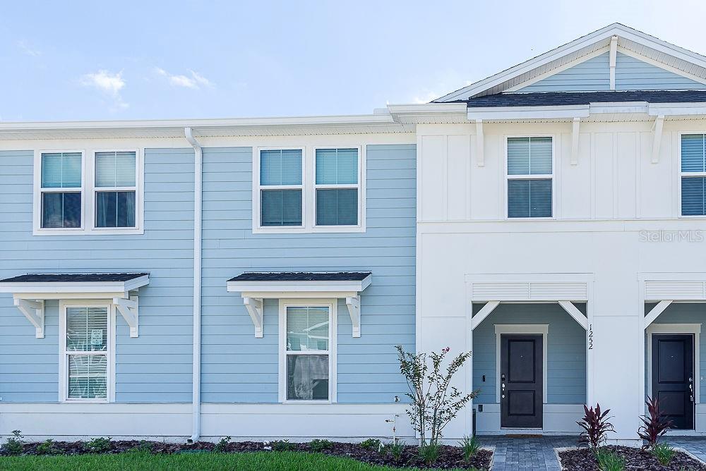 1252 BLUE ISLAND DRIVE