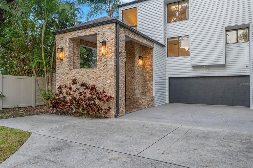 4035 N RIVER VIEW AVENUE, TAMPA, FL — photo 4 of 30