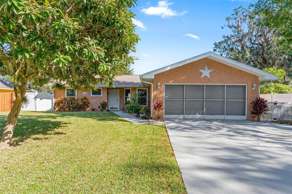 2213 NEEDLE PALM DRIVE