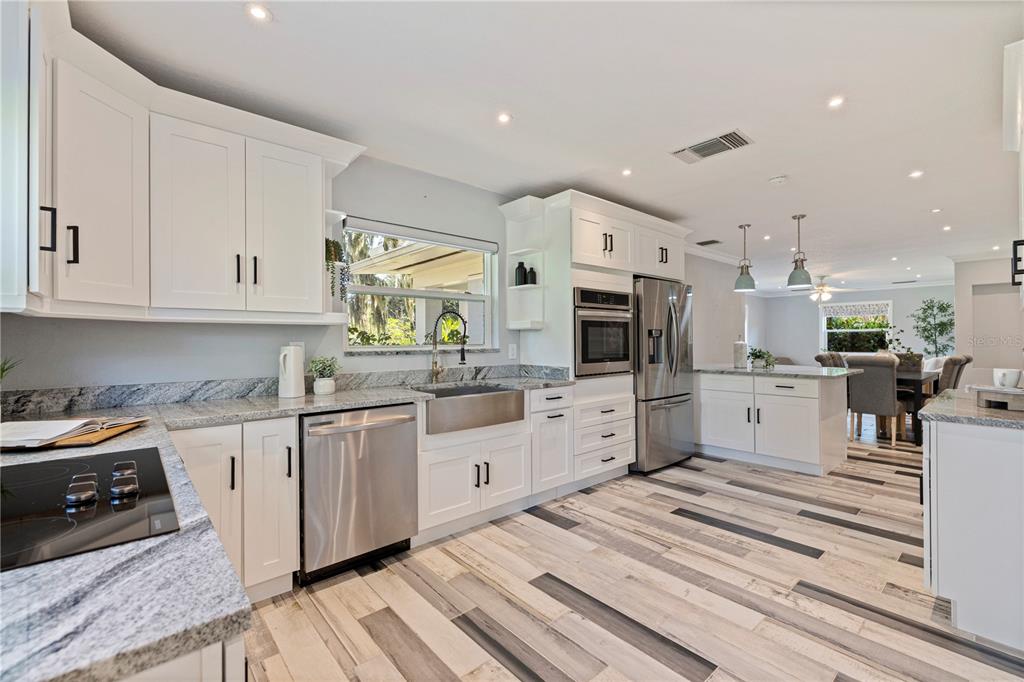3712 FOSTER HILL DRIVE N, ST PETERSBURG, FL — photo 3 of 49