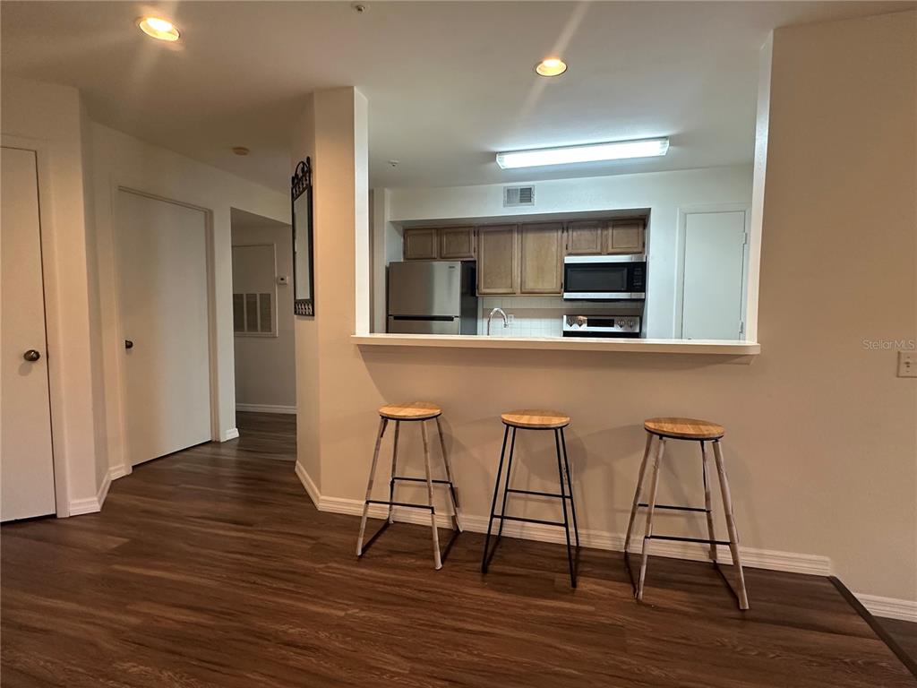 486 N PIN OAK PLACE UNIT 210, LONGWOOD, FL — photo 2 of 17
