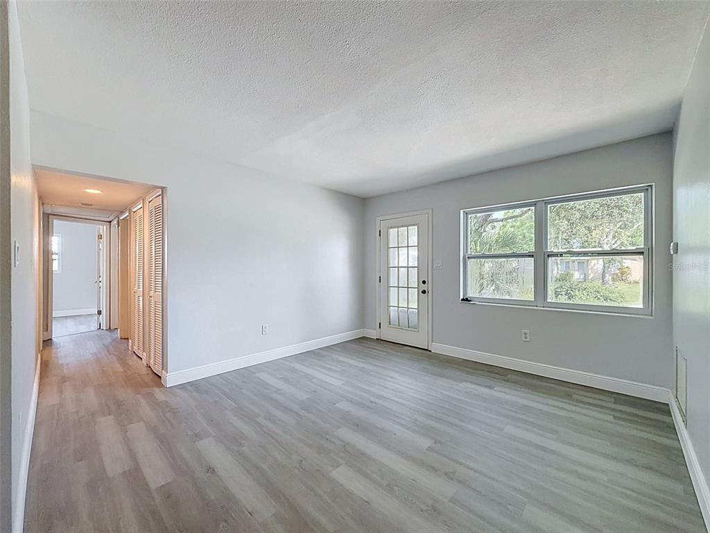 953 CEDARWOOD AVENUE, DUNEDIN, FL — photo 5 of 29