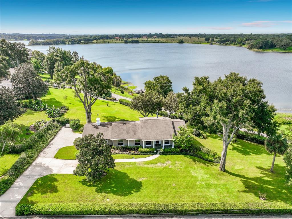 1800 COUNTRY CLUB DRIVE