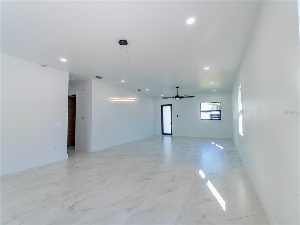 7206 N GRADY AVE, TAMPA, FL — photo 2 of 29