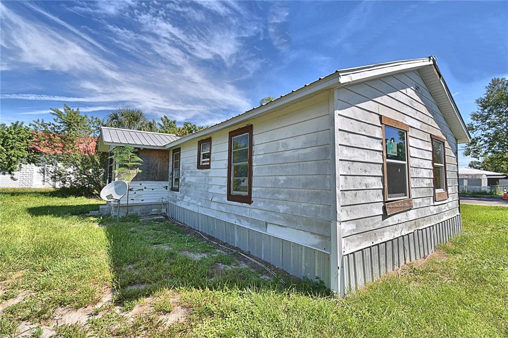 908 S DELANEY AVENUE, AVON PARK, FL — photo 4 of 20
