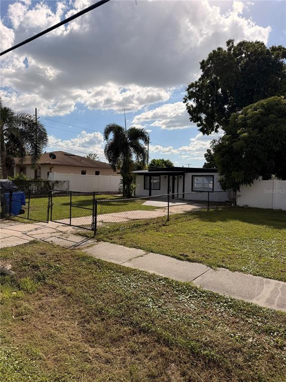 5808 N LOIS AVENUE, TAMPA, FL — photo 2 of 30