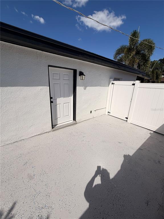 5808 N LOIS AVENUE, TAMPA, FL — photo 4 of 30