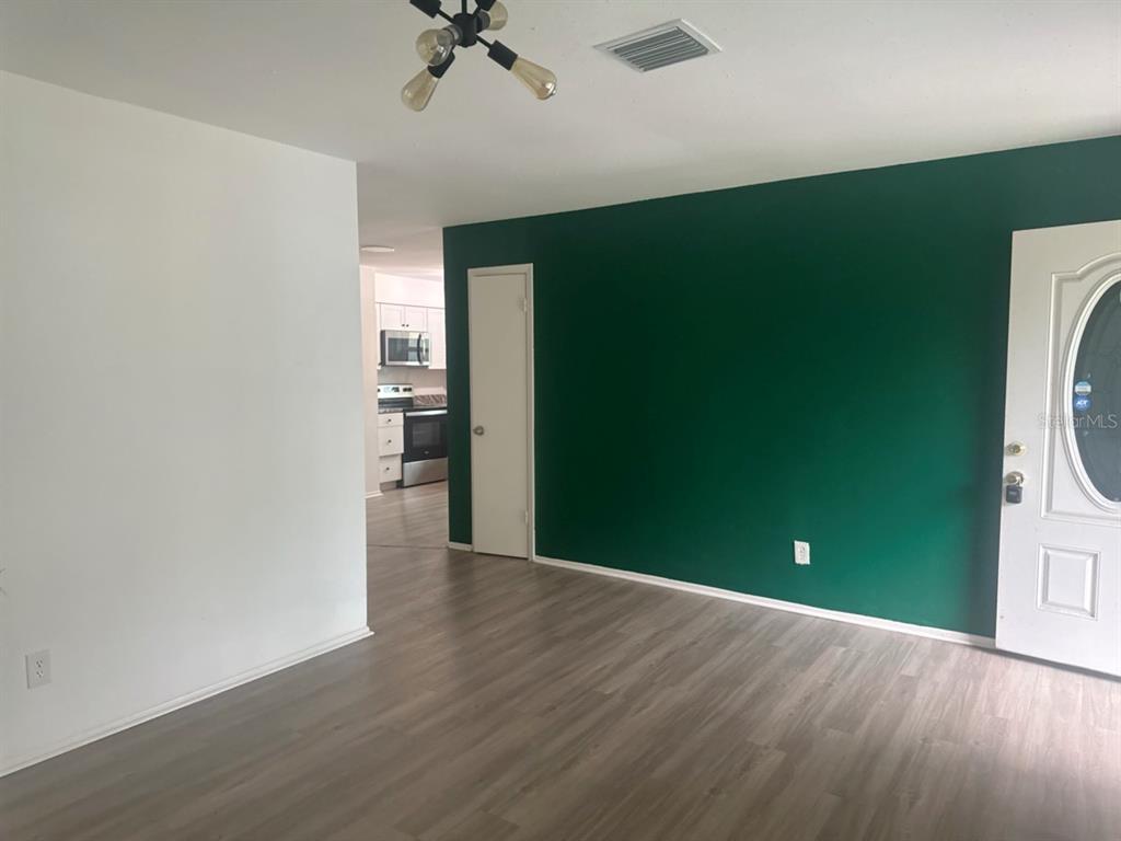 6199 59TH PLACE N, ST PETERSBURG, FL — photo 3 of 12