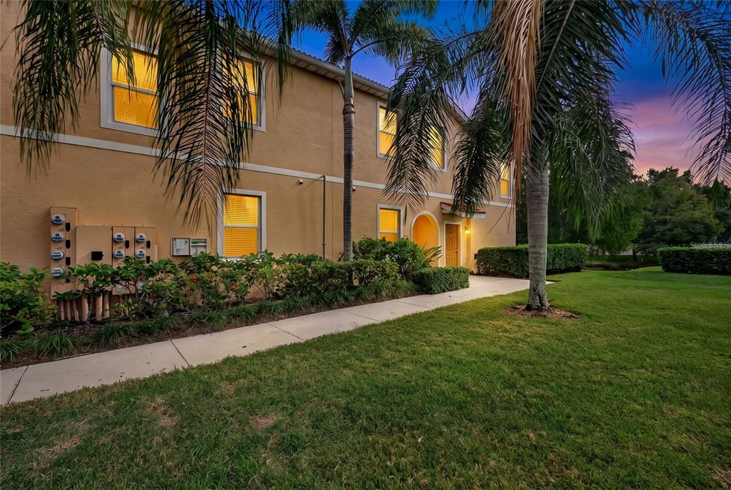 3707 PARKRIDGE CIRCLE UNIT 7-106