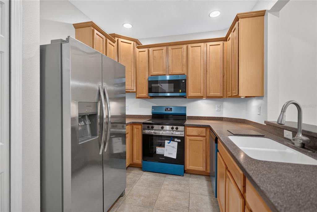 3707 PARKRIDGE CIRCLE UNIT 7-106, SARASOTA, FL — photo 5 of 22