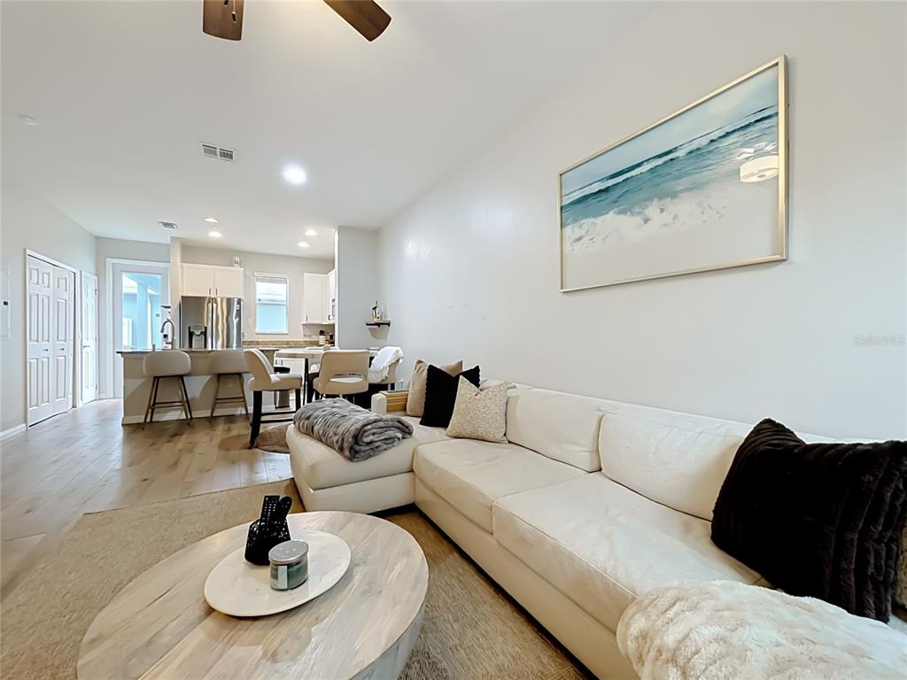14066 AVENUE OF THE GROVES, WINTER GARDEN, FL — photo 4 of 46