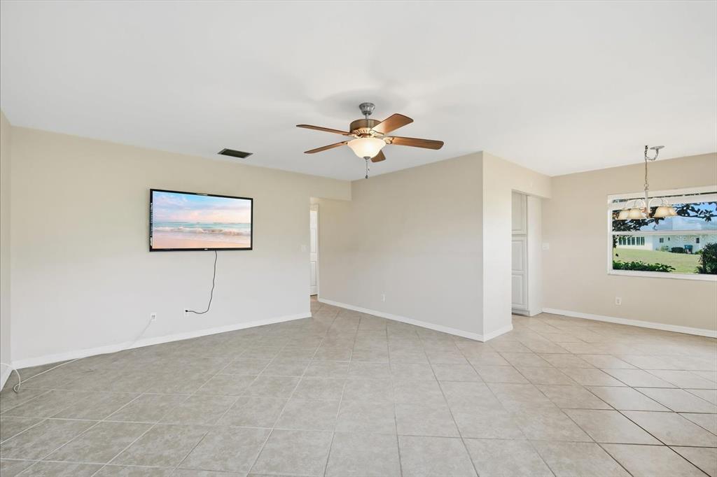 302 CANTON COURT UNIT 55, SUN CITY CENTER, FL — photo 5 of 30