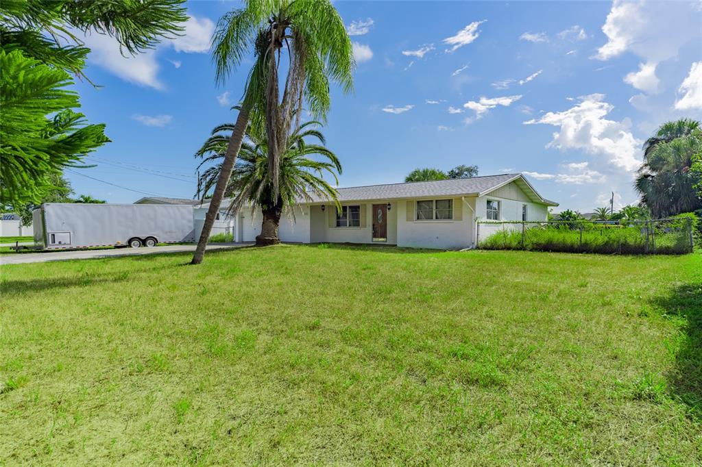 605 BARNES PARKWAY, NOKOMIS, FL — photo 2 of 30