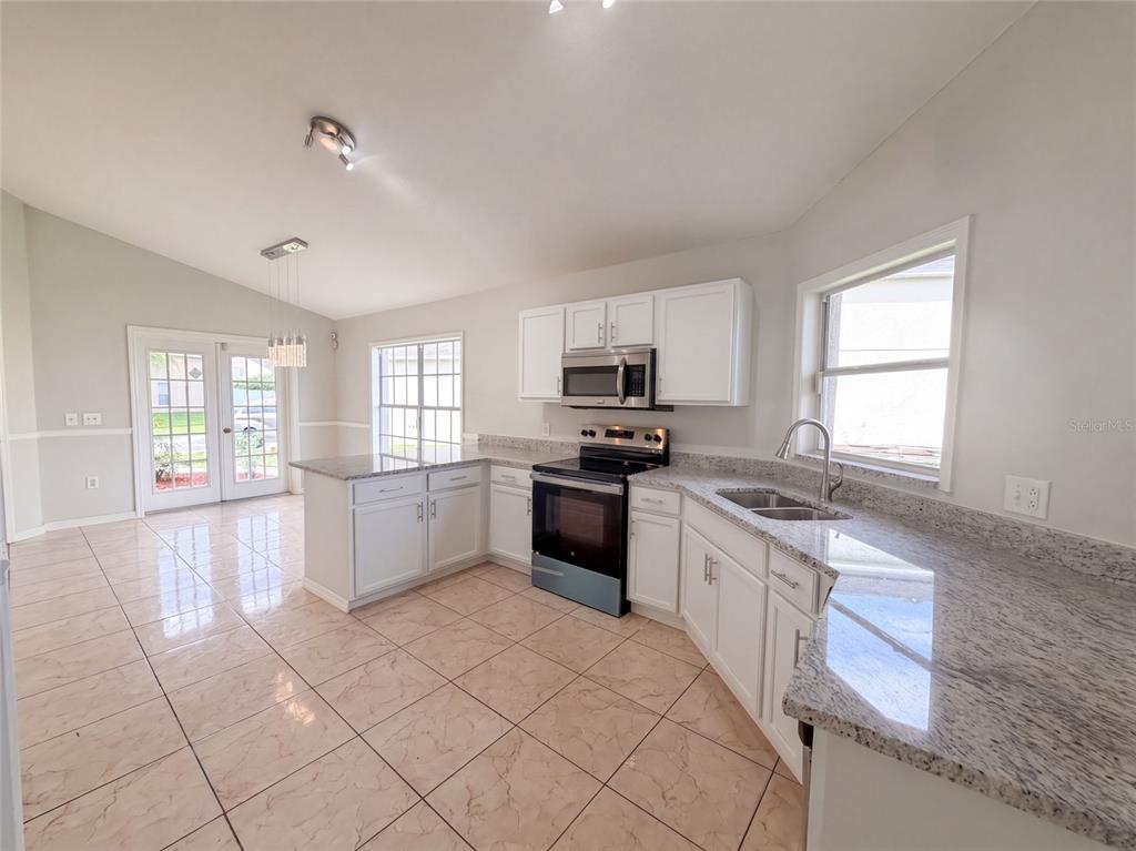 225 SOUTHBRIDGE CIRCLE, KISSIMMEE, FL — photo 2 of 30