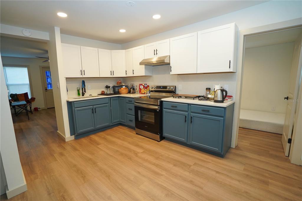 535 14TH AVENUE S UNIT 3, ST PETERSBURG, FL — photo 2 of 9