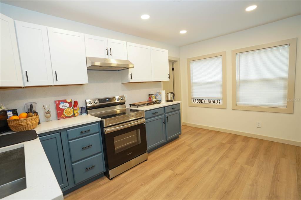 535 14TH AVENUE S UNIT 3, ST PETERSBURG, FL — photo 3 of 9