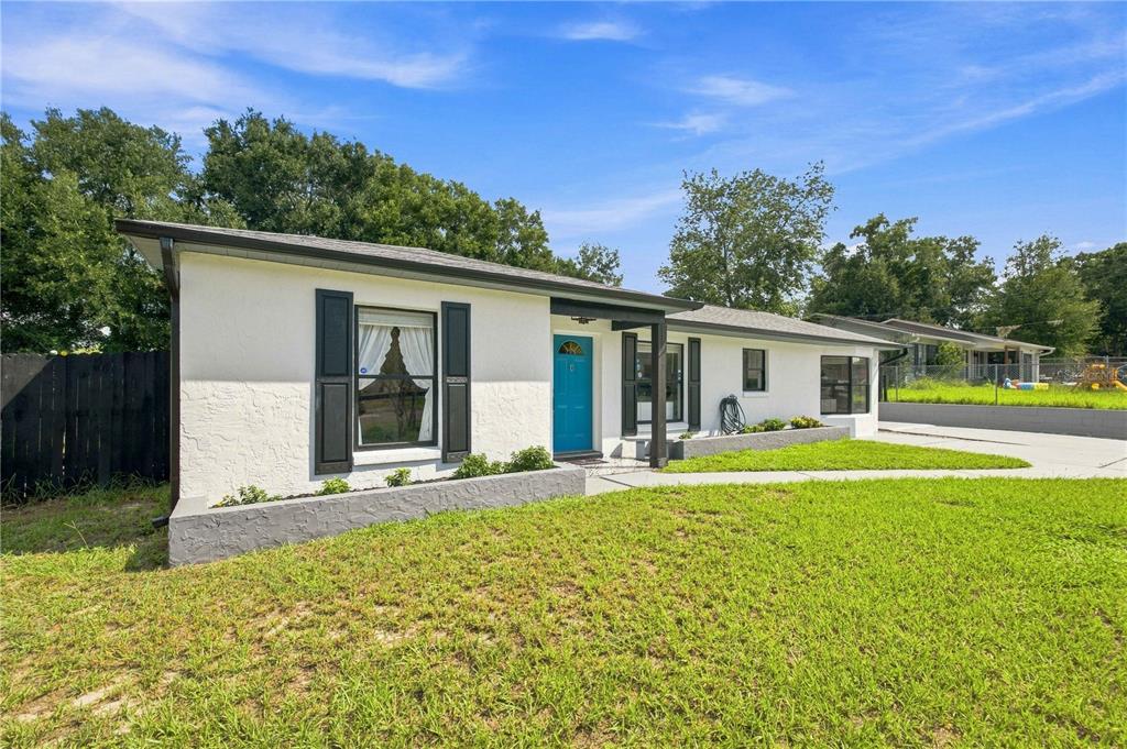 11615 SE 129TH LANE, OCKLAWAHA, FL — photo 3 of 30