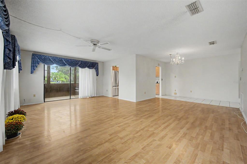 7951 58TH AVENUE N UNIT 112, ST PETERSBURG, FL — photo 5 of 45