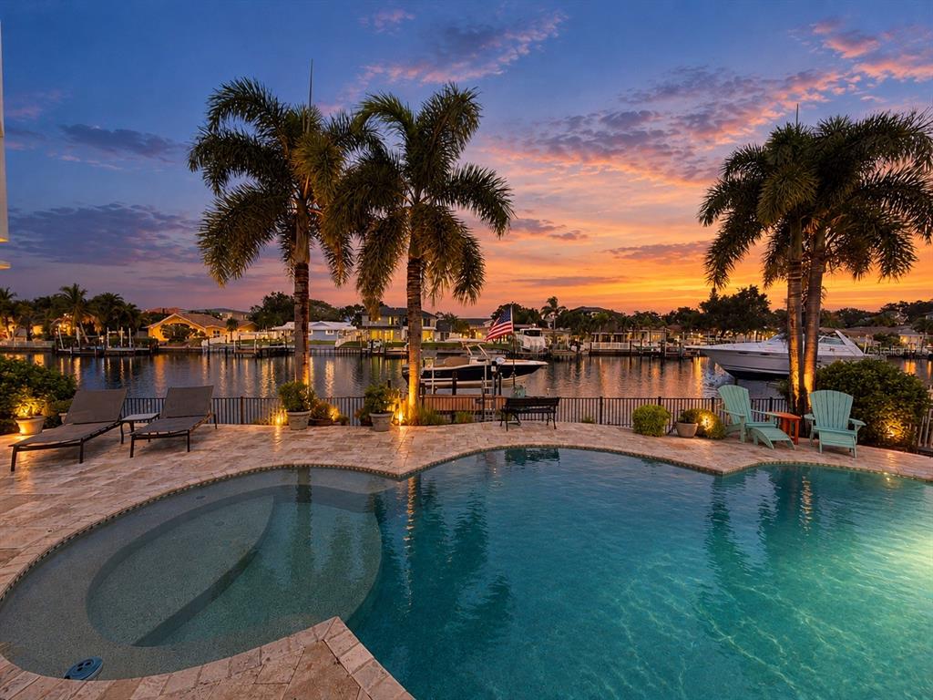 707 SNUG ISLAND, CLEARWATER BEACH, FL — photo 4 of 85