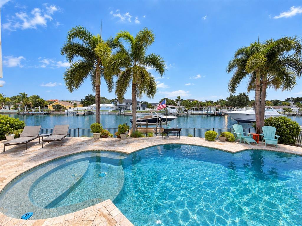 707 SNUG ISLAND, CLEARWATER BEACH, FL — photo 5 of 85
