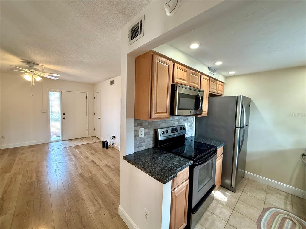 1960 UNION STREET UNIT 41, CLEARWATER, FL — photo 5 of 28