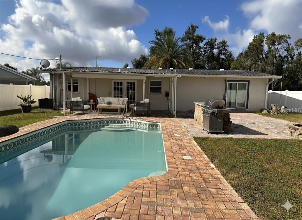 2310 25TH AVENUE W, BRADENTON, FL — photo 2 of 30