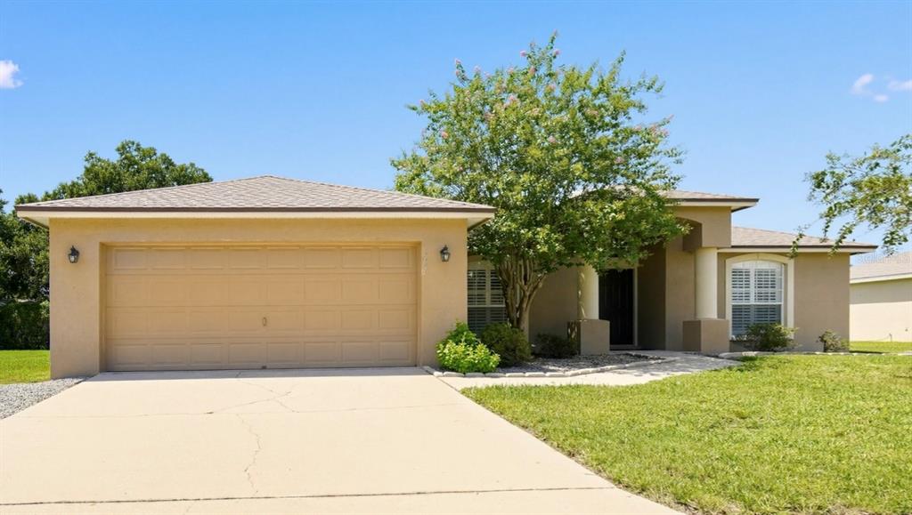 5625 FISCHER DRIVE, LAKELAND, FL — photo 2 of 38