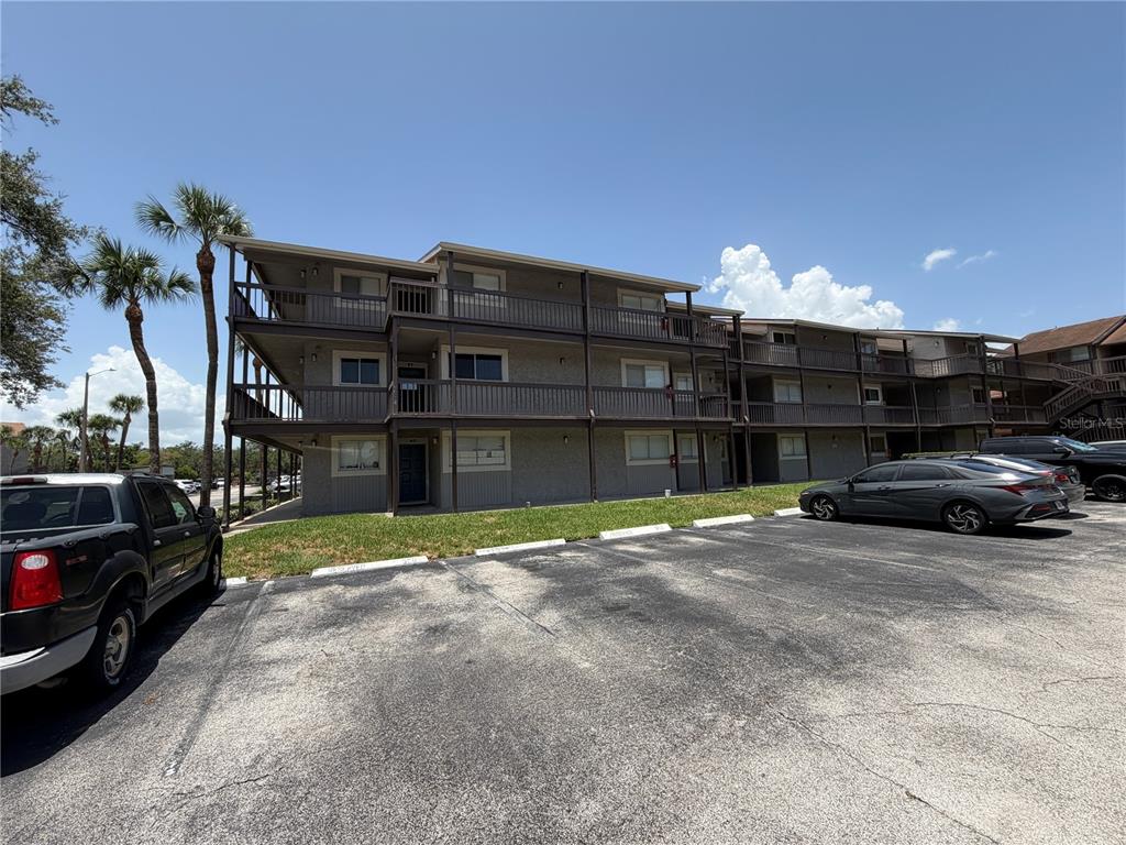 6308 NEWTOWN CIRCLE UNIT 8B1