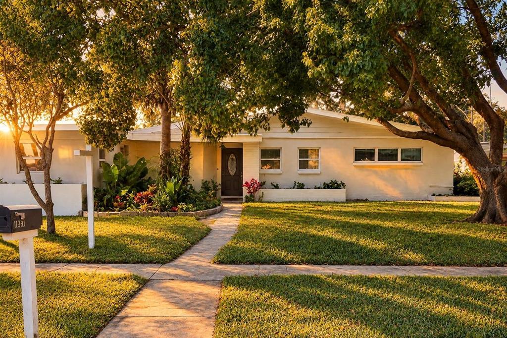 1057 CALUMET STREET, CLEARWATER, FL — photo 4 of 30