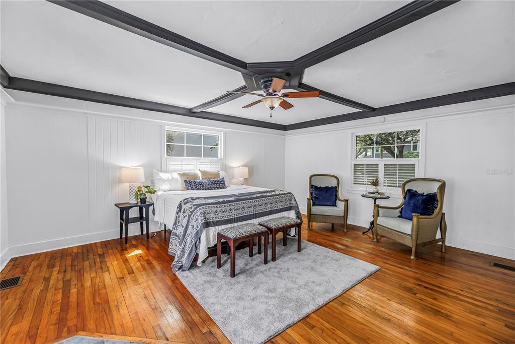 229 18TH AVENUE NE, ST PETERSBURG, FL — photo 5 of 30