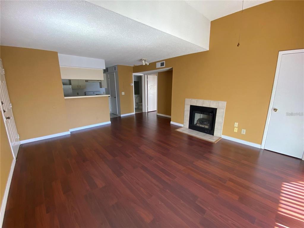320 FORESTWAY CIRCLE UNIT 307, ALTAMONTE SPRINGS, FL — photo 2 of 16