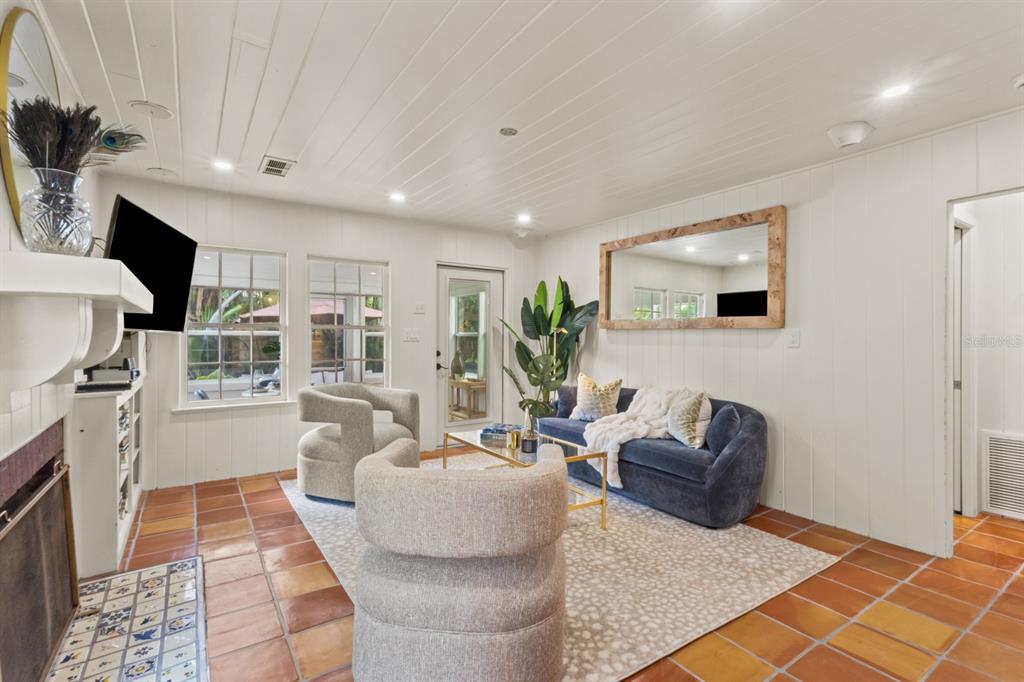 760 LONGBOAT COURT, LONGBOAT KEY, FL — photo 3 of 34
