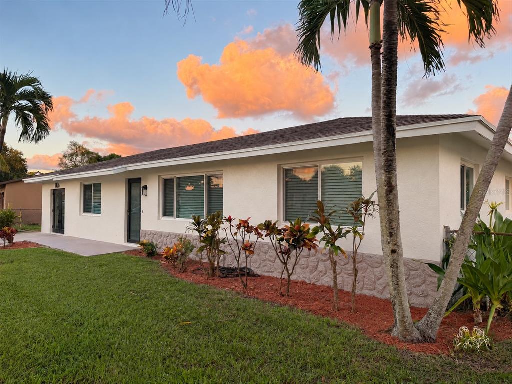 1476 N MANGONIA DRIVE, WEST PALM BEACH, FL — photo 2 of 33
