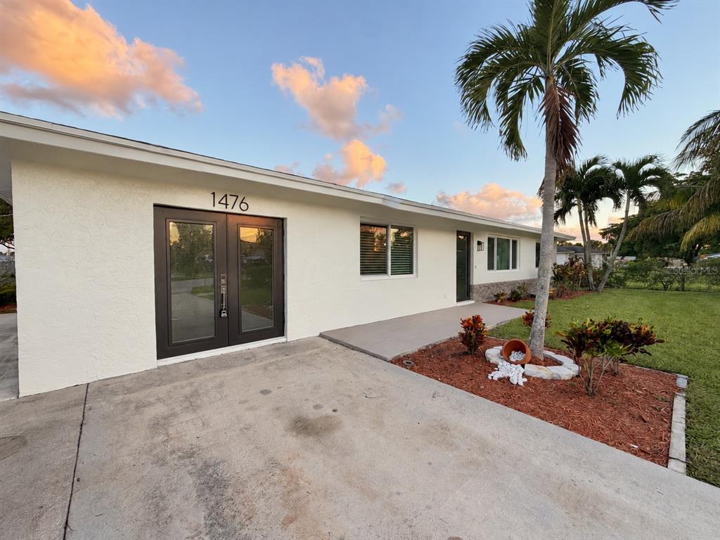 1476 N MANGONIA DRIVE, WEST PALM BEACH, FL — photo 4 of 33