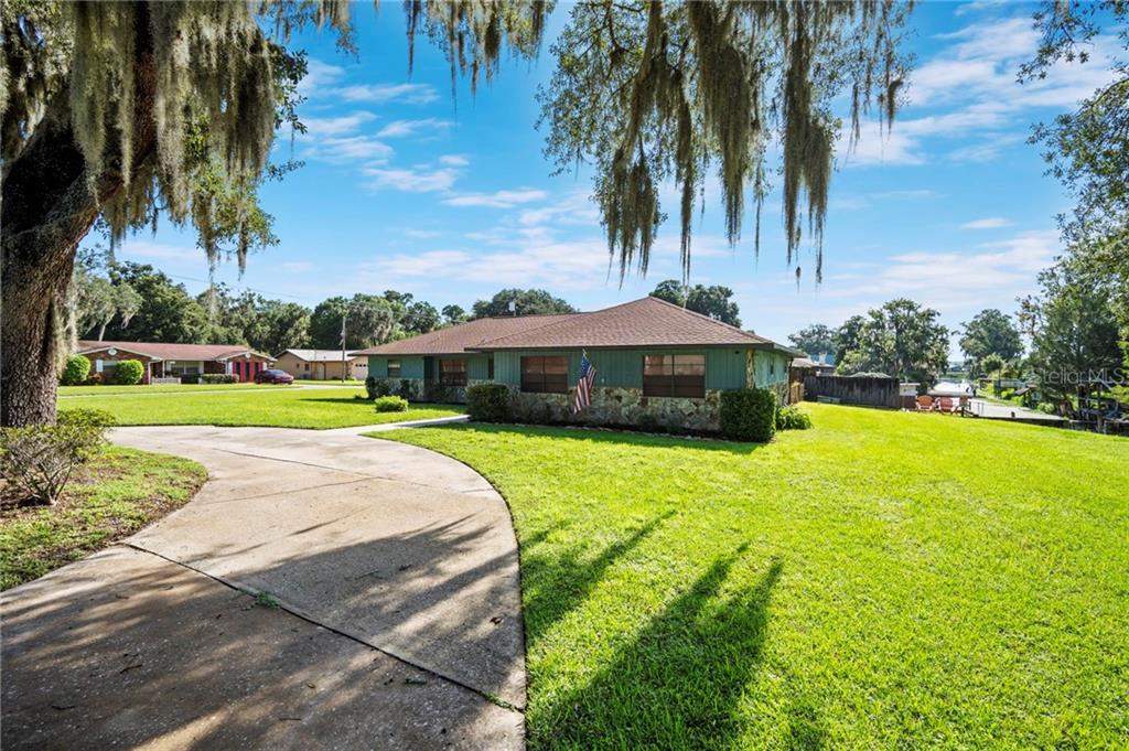 1351 CR 482N, LAKE PANASOFFKEE, FL — photo 2 of 30