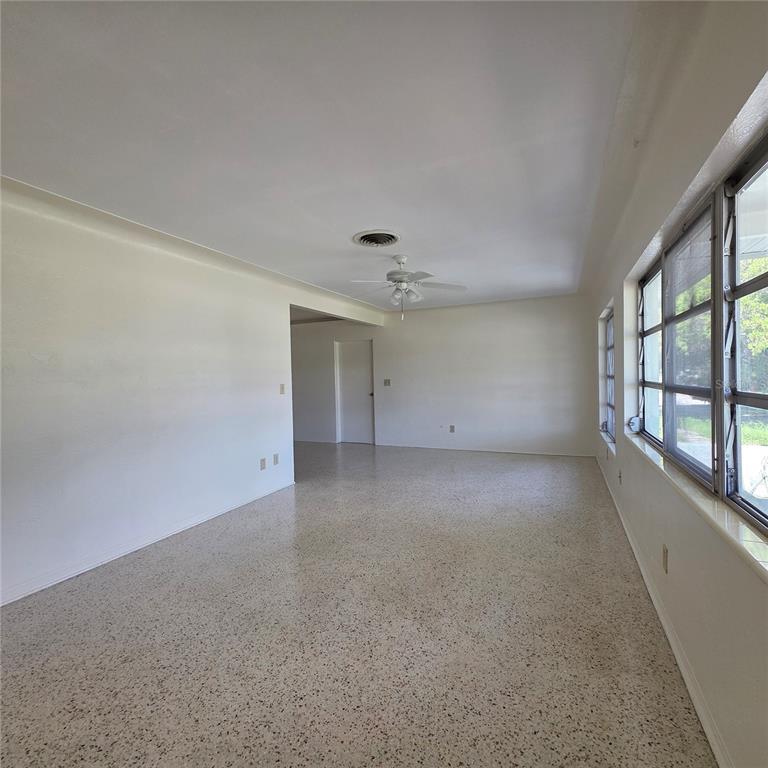 4014 22ND AVENUE N, ST PETERSBURG, FL — photo 3 of 20