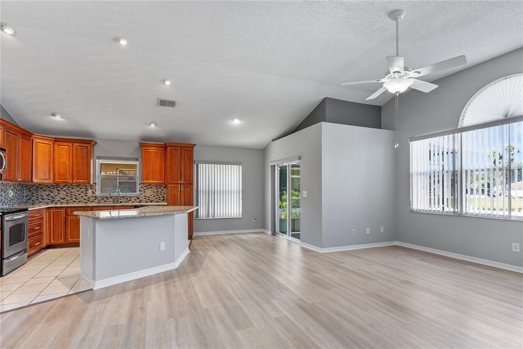 7713 MARBELLA CREEK AVENUE, TAMPA, FL — photo 5 of 30