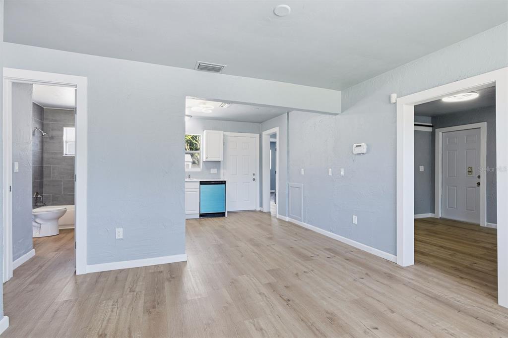 8143 OVERLOOK PLACE NE, ST PETERSBURG, FL — photo 2 of 21