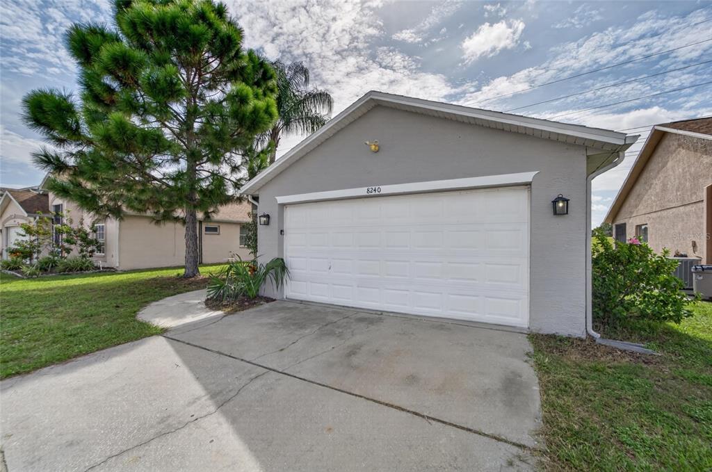 8240 NATIONAL DRIVE, PORT RICHEY, FL — photo 2 of 30