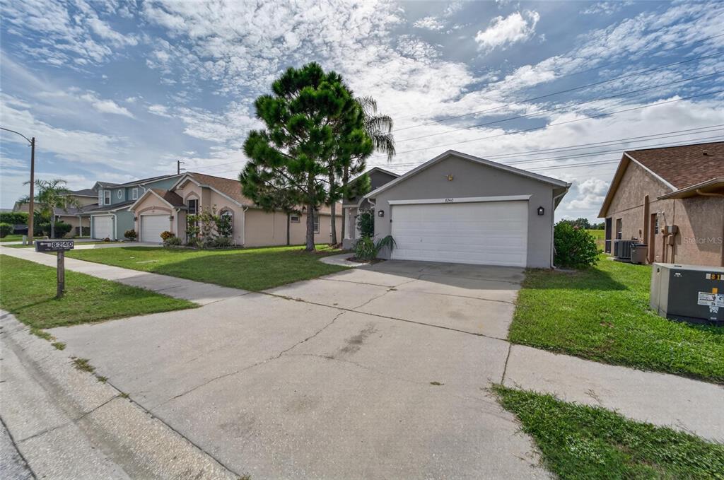 8240 NATIONAL DRIVE, PORT RICHEY, FL — photo 3 of 30