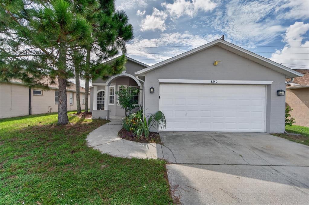 8240 NATIONAL DRIVE, PORT RICHEY, FL — photo 5 of 30