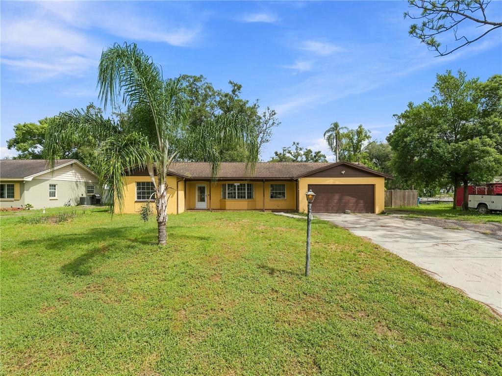 8906 E LANWAY DRIVE, TAMPA, FL — photo 2 of 30
