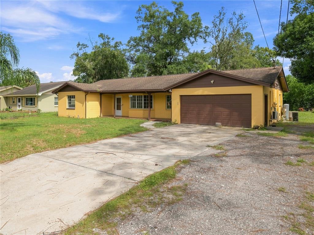 8906 E LANWAY DRIVE, TAMPA, FL — photo 5 of 30