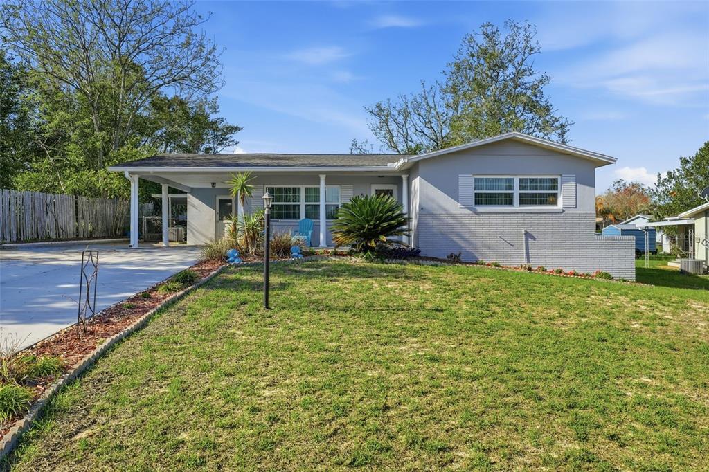 6 OAK HOLLOW DRIVE