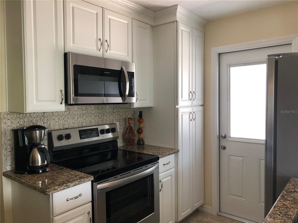 1009 SUMNER BLVD BOULEVARD Unit B, SAFETY HARBOR, FL — photo 3 of 16