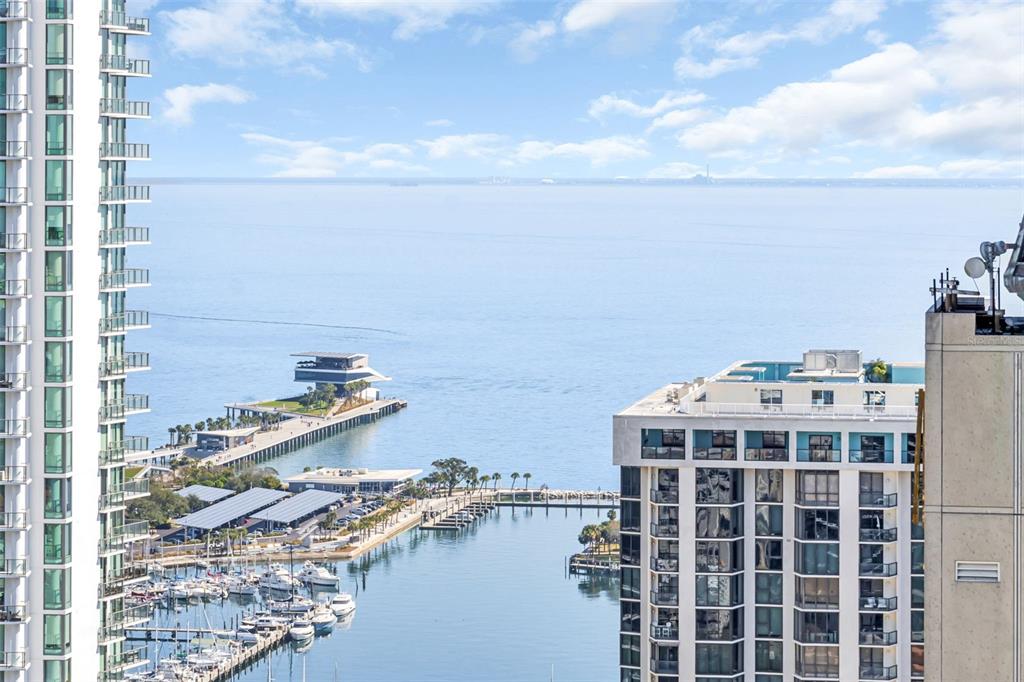 275 1ST AVENUE S UNIT 3304, ST PETERSBURG, FL — photo 2 of 30