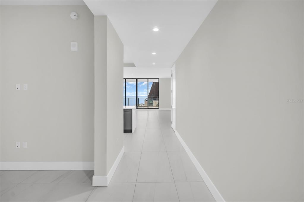 275 1ST AVENUE S UNIT 3304, ST PETERSBURG, FL — photo 5 of 30