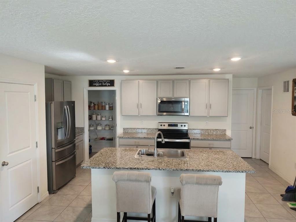 5058 GRANITE DUST PLACE, PALMETTO, FL — photo 2 of 20