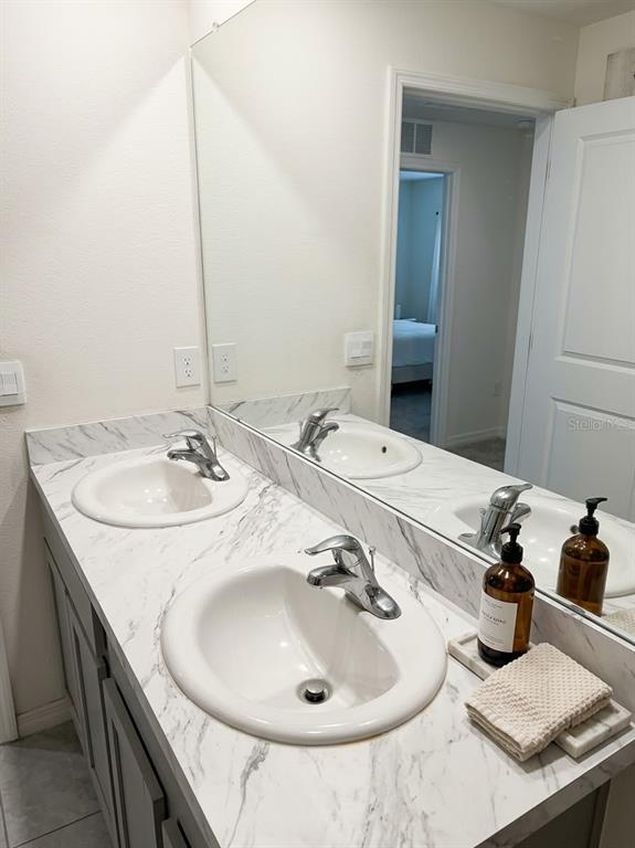 5058 GRANITE DUST PLACE, PALMETTO, FL — photo 5 of 20